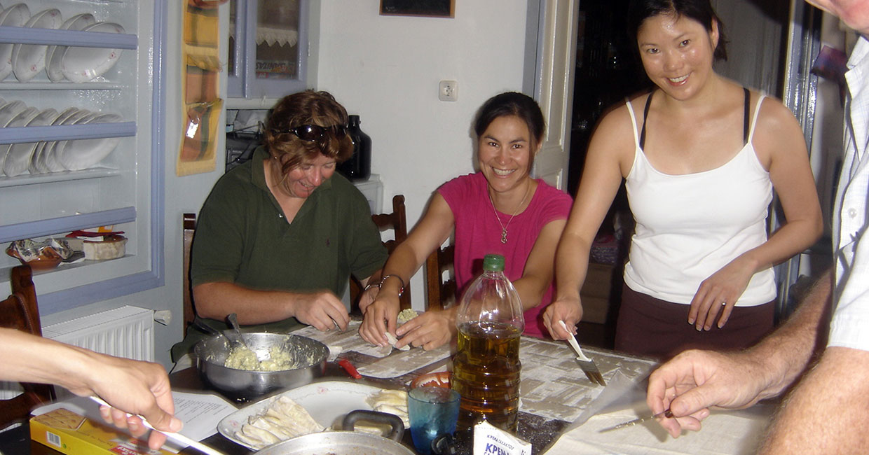 Cooking lessons for groups in Sifnos