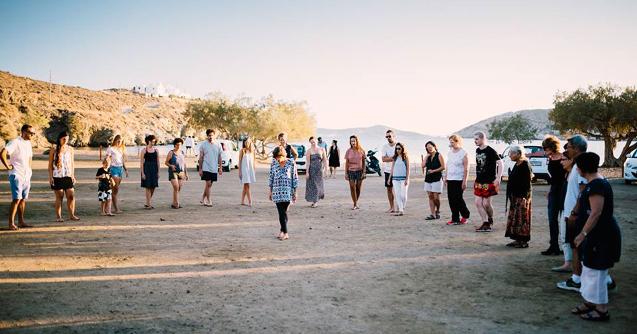 Greek folk dancing lessons for groups at Sifnos