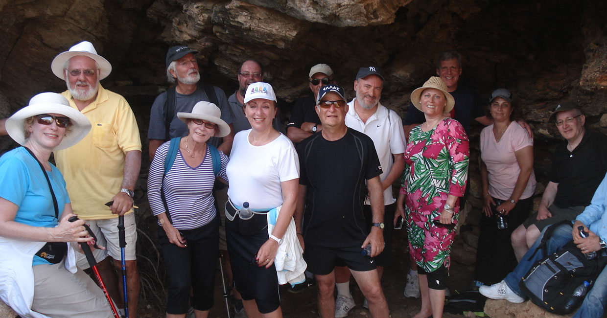 Picture of a trekking group at Agios Sostis