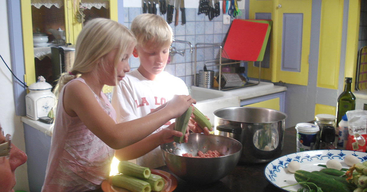 Cooking lessons for children in Sifnos