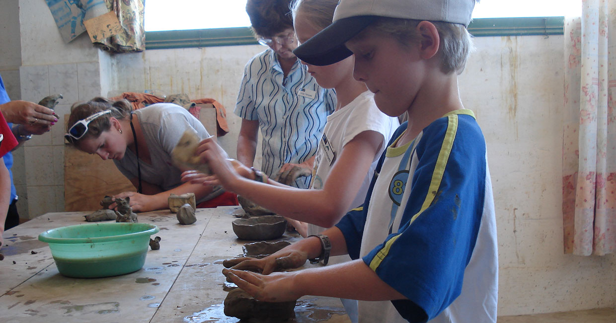 Ceramic workshop for children organized in Sifnos