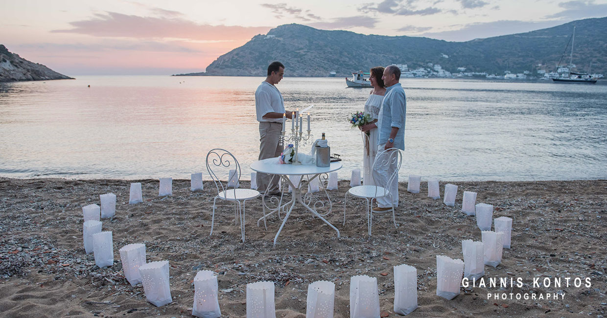 Civil wedding ceremony at the beach at Sifnos
